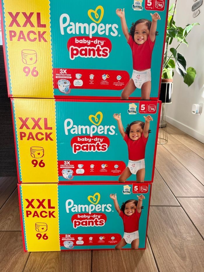 3 packs XXL neufs et scellés Pampers Baby-Dry Pants taille 5 (11-16 kg).
