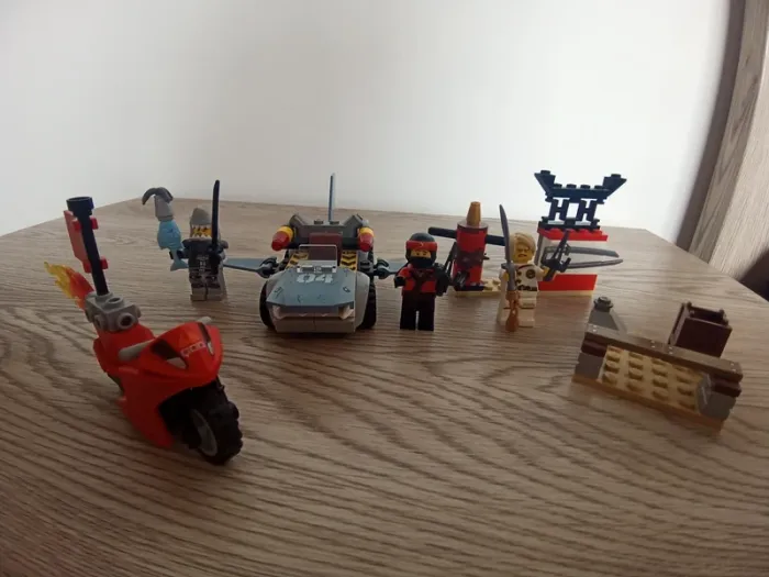 Lego juniors 10739 l'attaque du requin Ninjago moovie - photo numéro 2