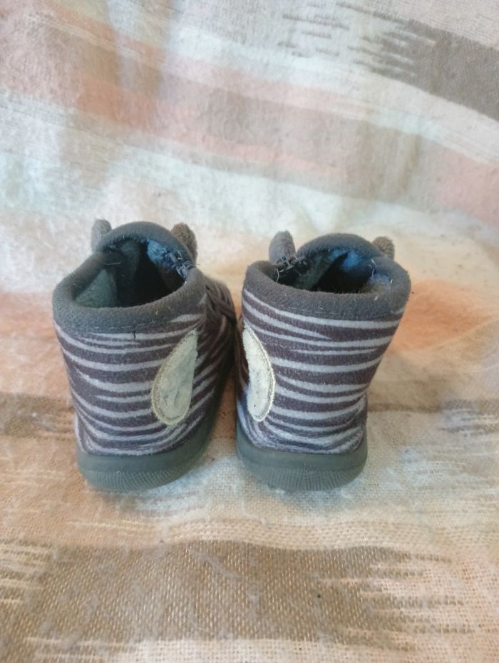 Chaussons pointure 22 - photo numéro 6