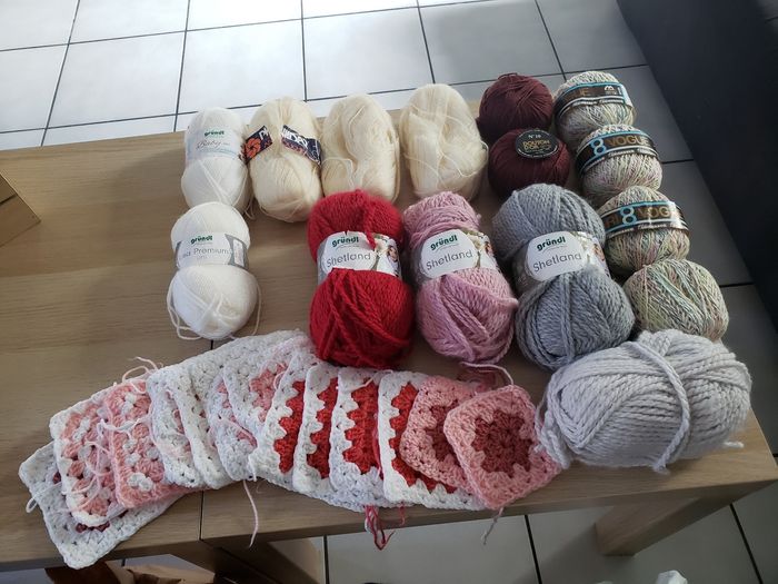 Lot pelotes de laine