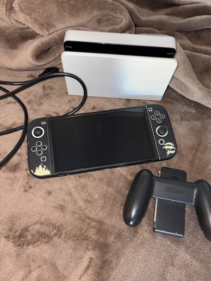Console Nintendo Switch Oled en très bon état - photo numéro 7