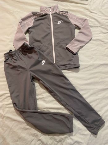 jogging nike taille 12 ans neuf