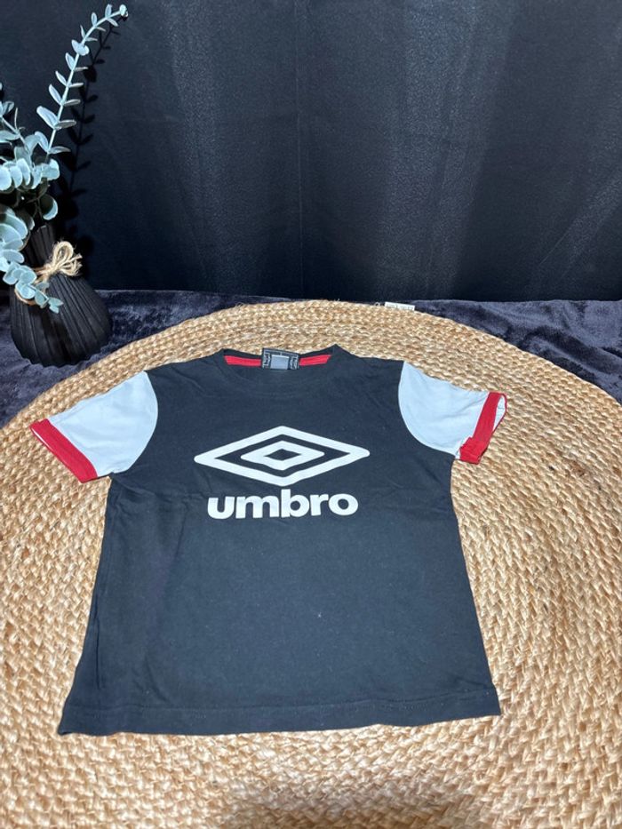 Maillot Umbro garçon taille 6 ans - photo numéro 2