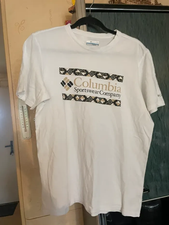TEE shirt Columbia