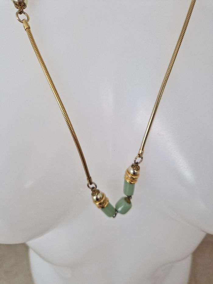 Collier doré avec perles vert d'eau - photo numéro 5