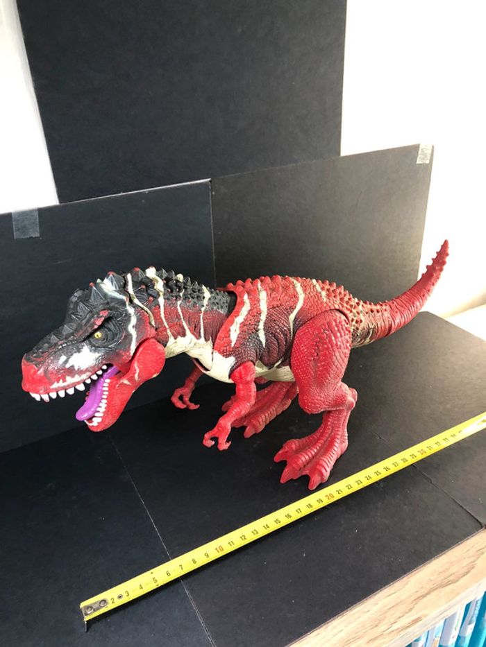 Imposant grande figurine dinosaure son et lumière chap mei 2008 Dino valley t-rexx