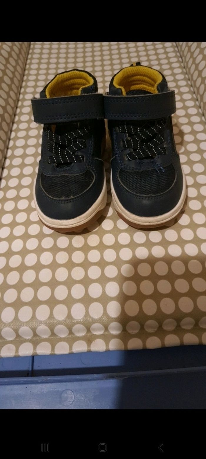 Chaussure garçon taille 20