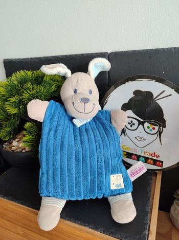 Doudou semi plat  chien Pommette Intermarché bleu beige poisson côtelé rayé 1986