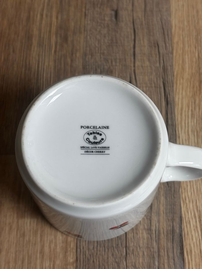 Ensemble de 4 grandes tasses à déjeuner et soucoupes en porcelaine Tables et couleurs cerises - photo numéro 4