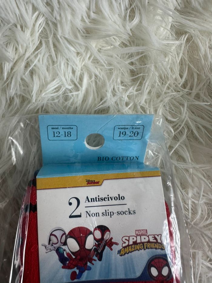 Lot de 2 paires de chaussettes Spiderman taille 19-20 - photo numéro 2