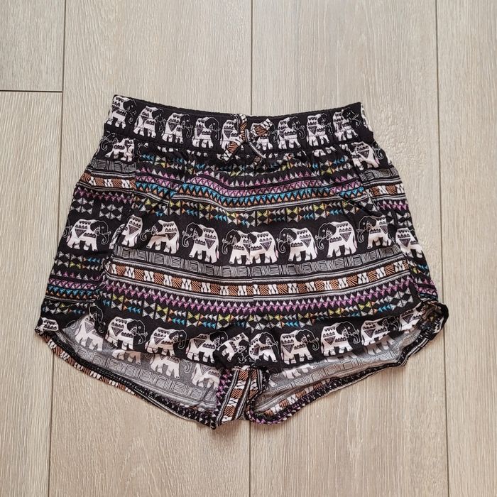 Short fluide. Fille 11 ans. Marque H&M