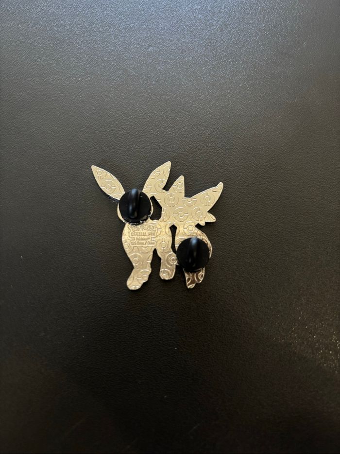 Pin’s Mentali et Noctali EV8.5 Évolutions Prismatiques (issu du coffret) - photo numéro 2