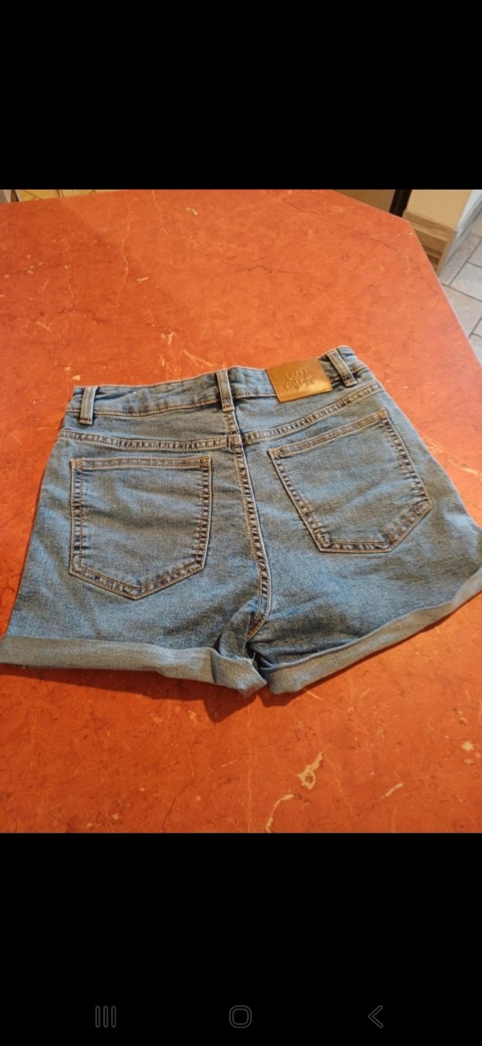 Short femme taille S - photo numéro 4
