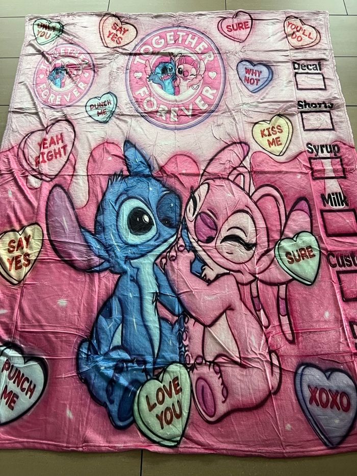 Très joli plaide de Stitch et Angèle, 150 ×200 neuve