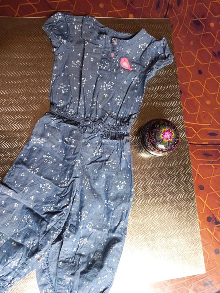 Très belle combinaison 12 mois bleu fleurie - photo numéro 2