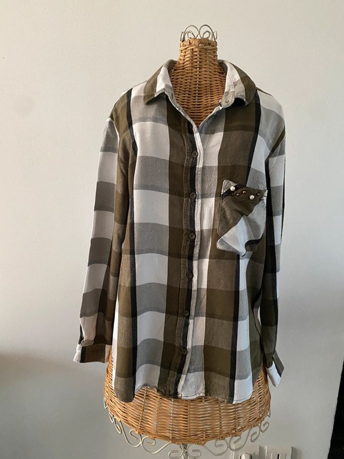 Chemise Zara blanche et kaki à gros carreaux manches longues taille S