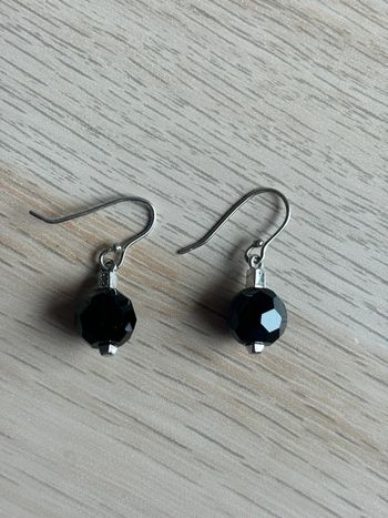 Boucles d’oreilles noires