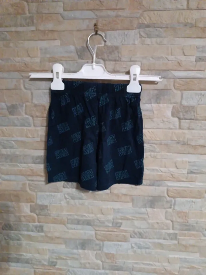 Short marine Kiabi 6A. - photo numéro 2