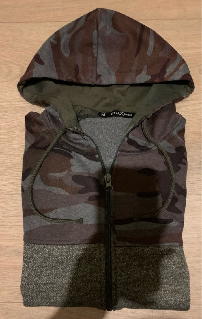 Gilet et tee shirt motif militaire taille exactement 16ans - photo numéro 4