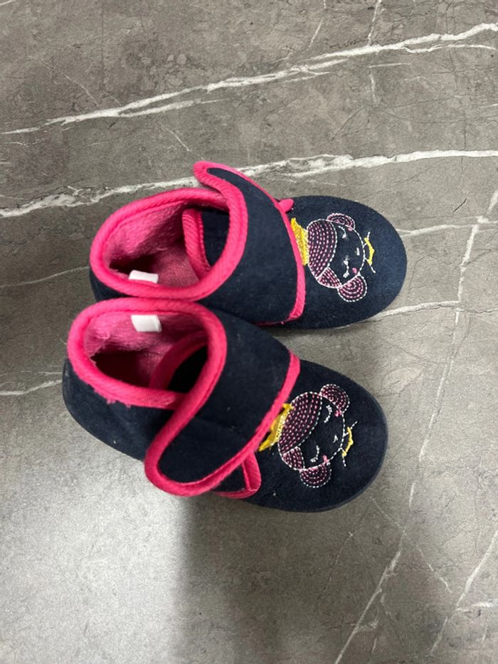 Pantoufles taille 23 - photo numéro 3