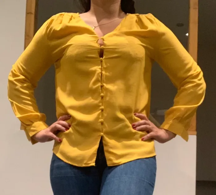Blouse jaune et argent
