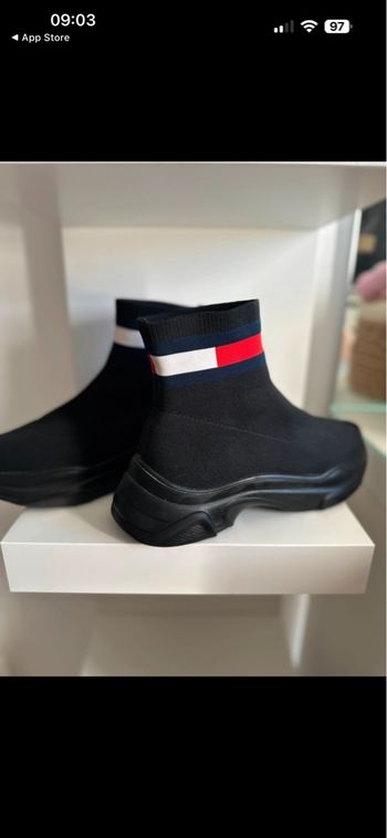 Tommy Hilfiger