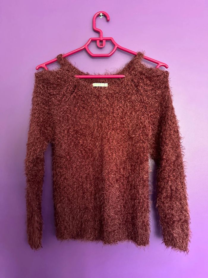 Pull épaule dénudée