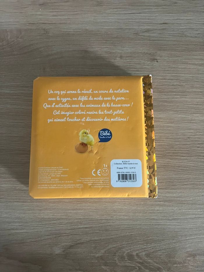 Livre bébé «  Dans la basse cour » - photo numéro 2