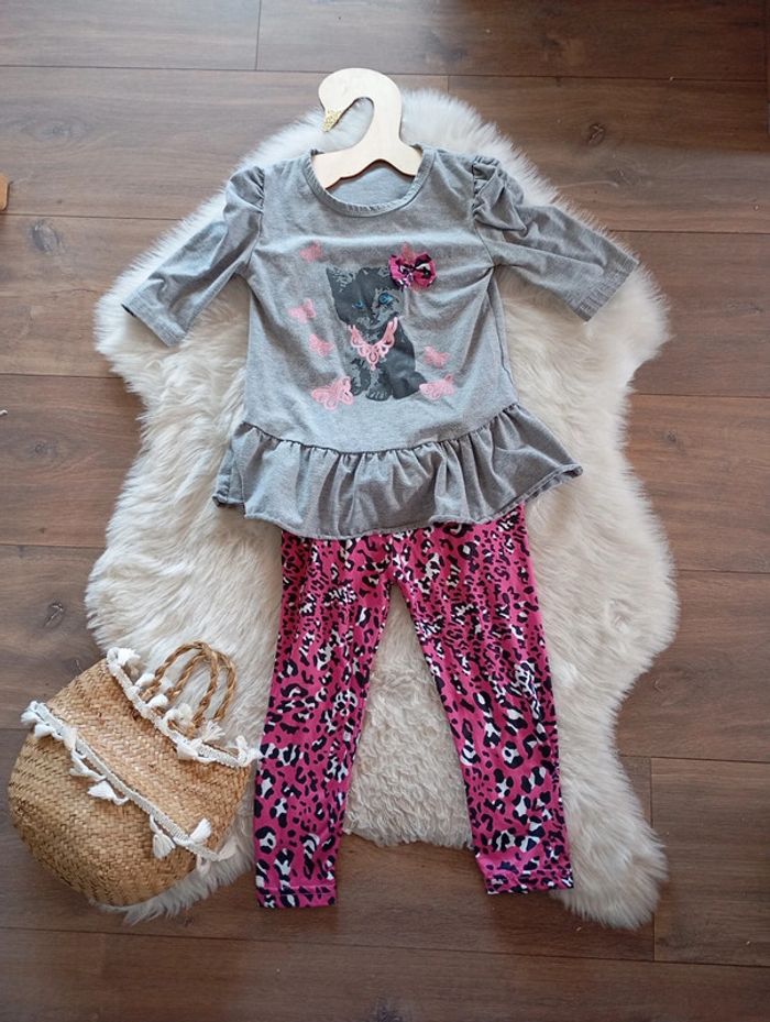1€ 💸 ensemble fille legging + t-shirt pyjama 110 cm soit 5 ans