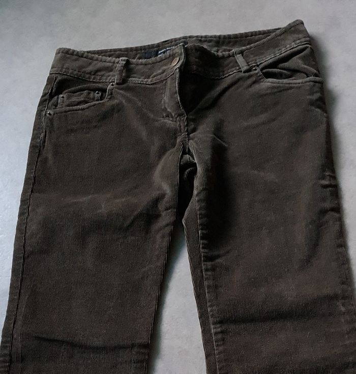 pantalon velours côtelé kaki Zara femme taille 36 **avec défaut** - photo numéro 2
