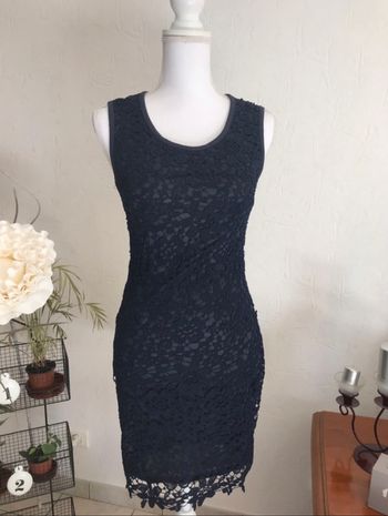 Robe dentelle bleu marine