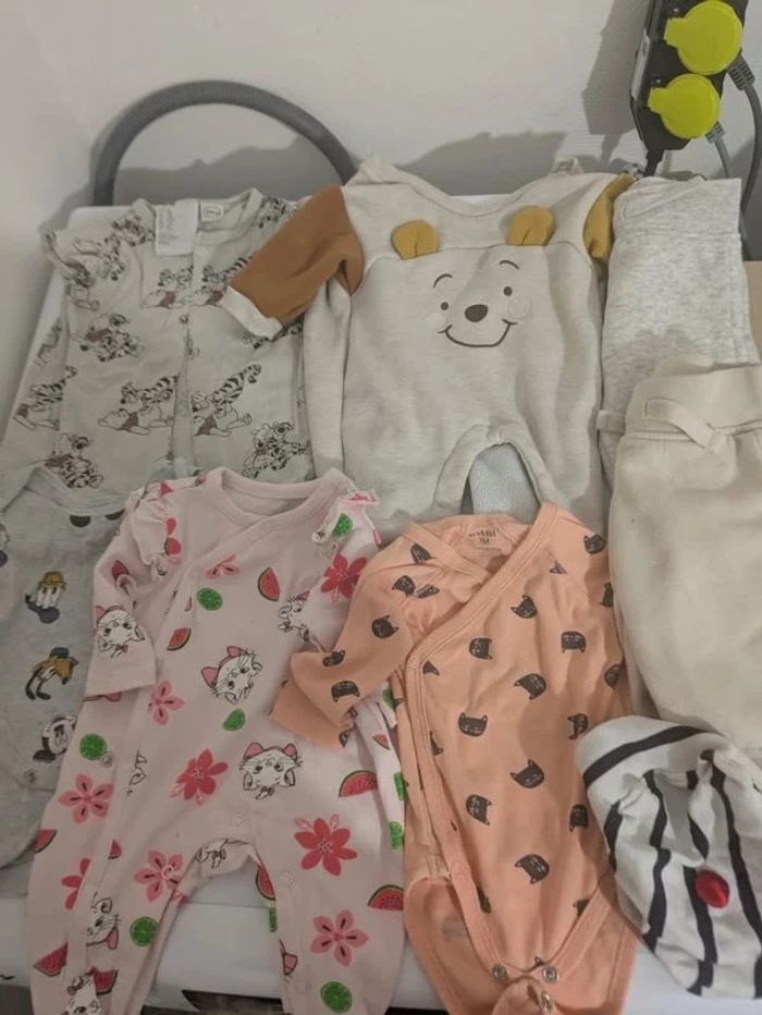 lot vêtement naissance/1 mois