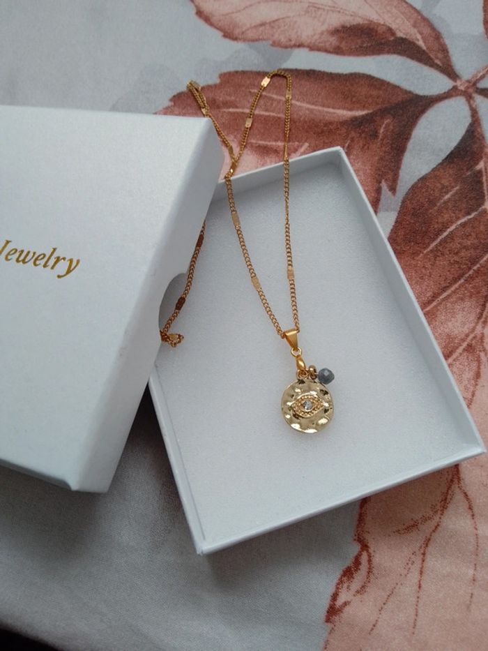 Collier pendentif oeil avec pierre naturelle