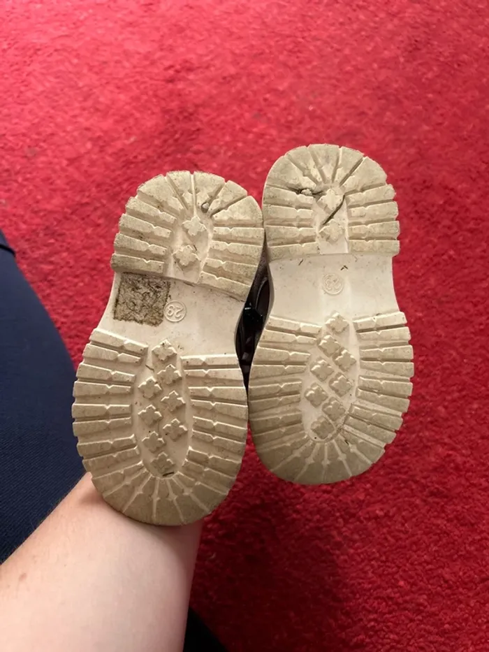Chaussure à lacet bien chaude - photo numéro 3