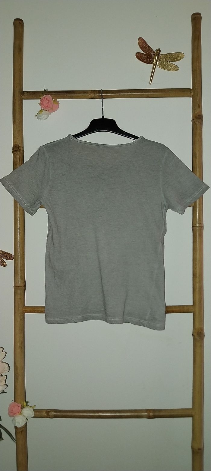 Tshirt manches courtes Gris Flocage blanc Très bon état 8 ans - photo numéro 3