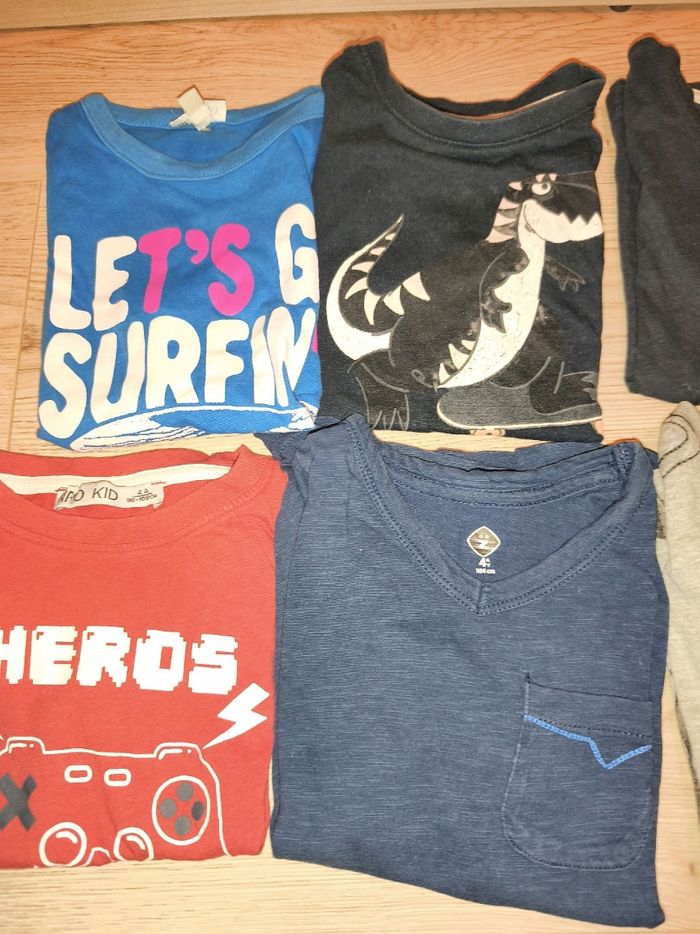 Lot t-shirts garçon 4 ans. - photo numéro 3