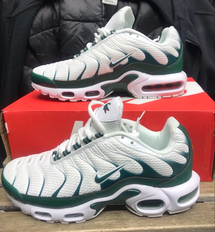 Tn Lacoste neuf jamais porte taille 45 - photo numéro 4