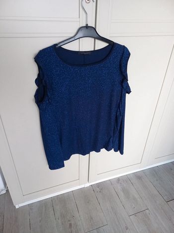 Pull léger à paillettes épaules dénudées à volants