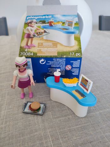 Playmobil l70084 serveuse fast food