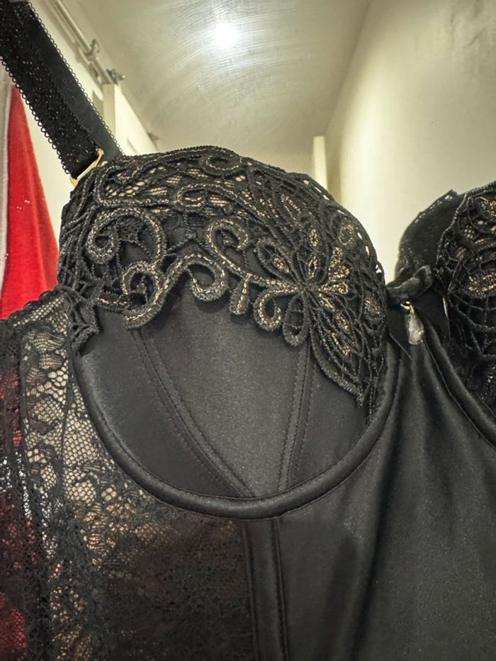 Guêpière Rouge gorge - photo numéro 4