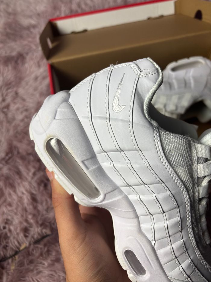 AirMax 95 Triple White blanche neuve taille 44 - photo numéro 2