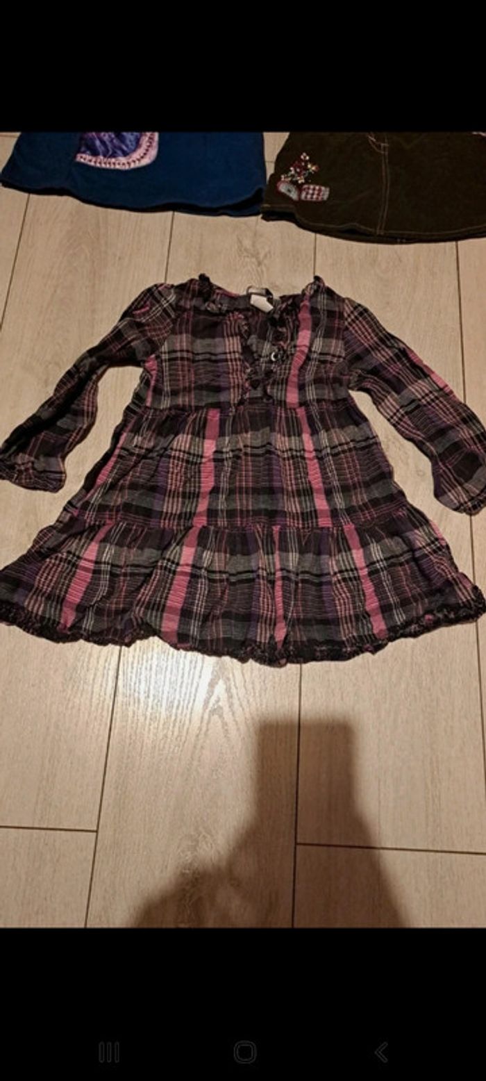 Lot robes 4 ans - photo numéro 4