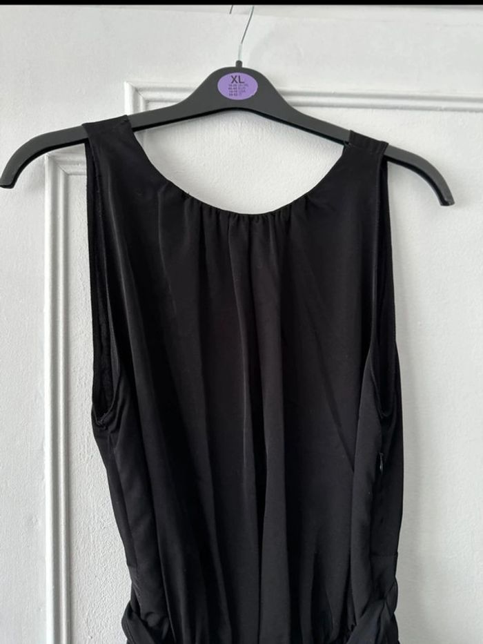 Combishort sans manches dos ouvert avec ceinture noir taille XS ZARA - photo numéro 2