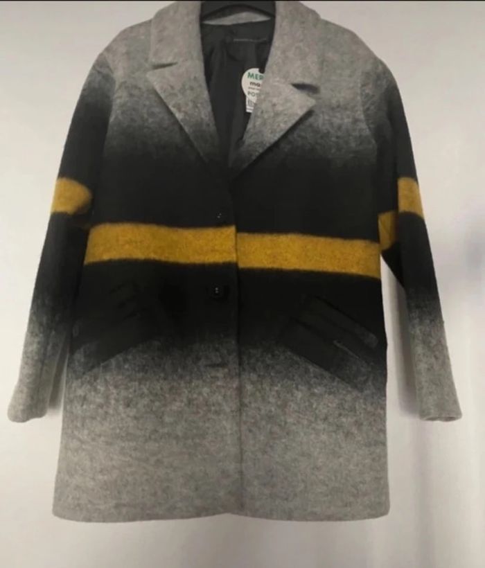 Superbe manteau de marque Mado et les autres  Taille 40 mais taille grand plus un 42 Neuf