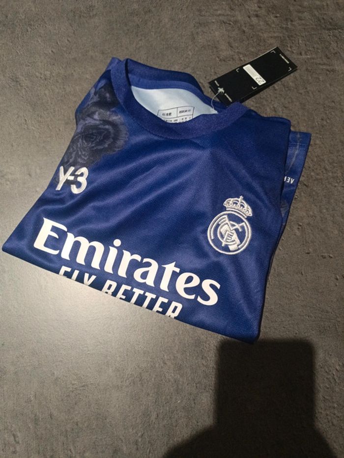 Tenue foot Real Madrid violet 120 ans. T.22 - photo numéro 4