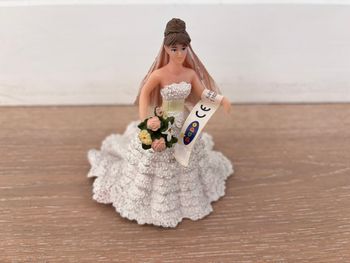 Figurine Mariée dentelle blanche bouquet de fleurs Papo neuve étiquette