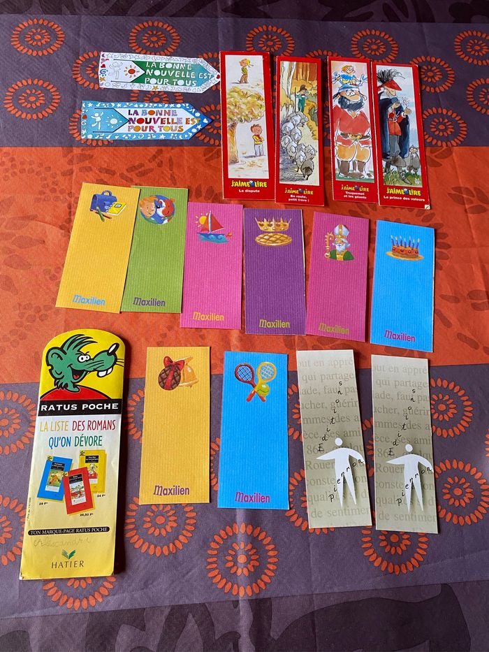 Lot de 17 marque-pages