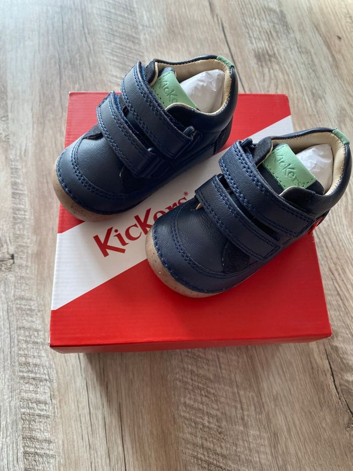 👟 Chaussures bébé Kickers neuves – taille 18