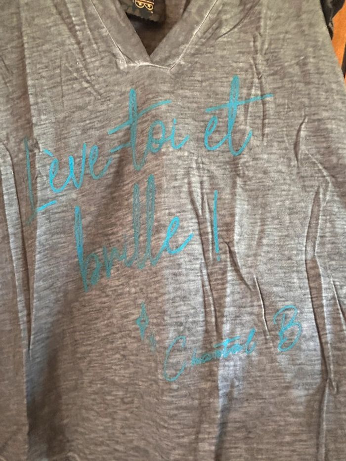 T-shirt gris col v Chantal B 38-40 neuf - photo numéro 3