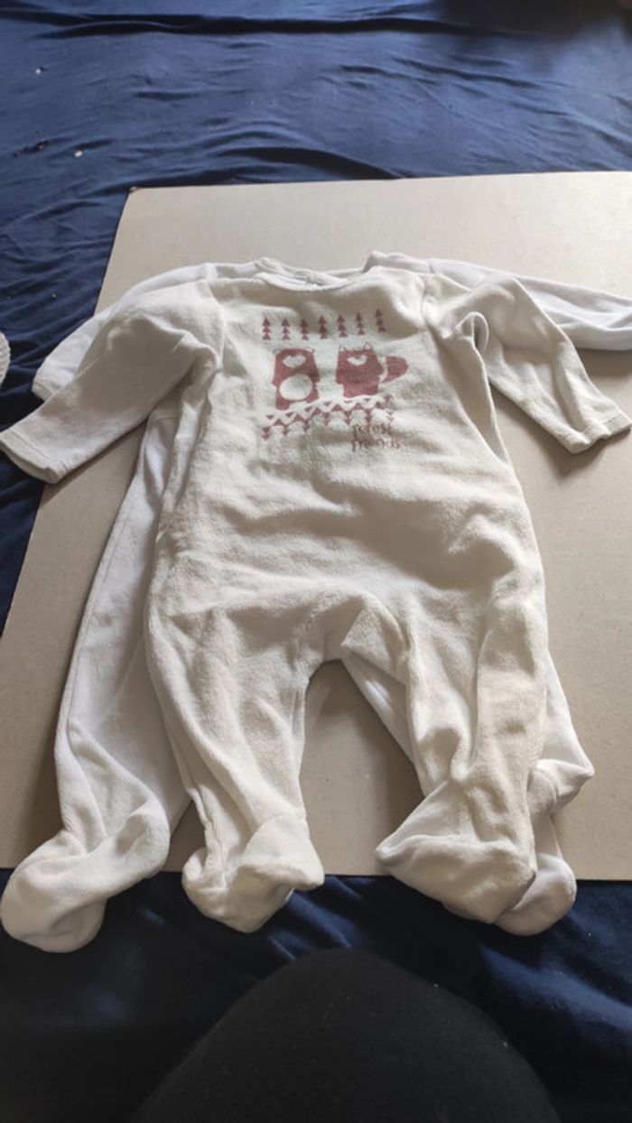 lot 3 pyjamas 6 mois - photo numéro 4